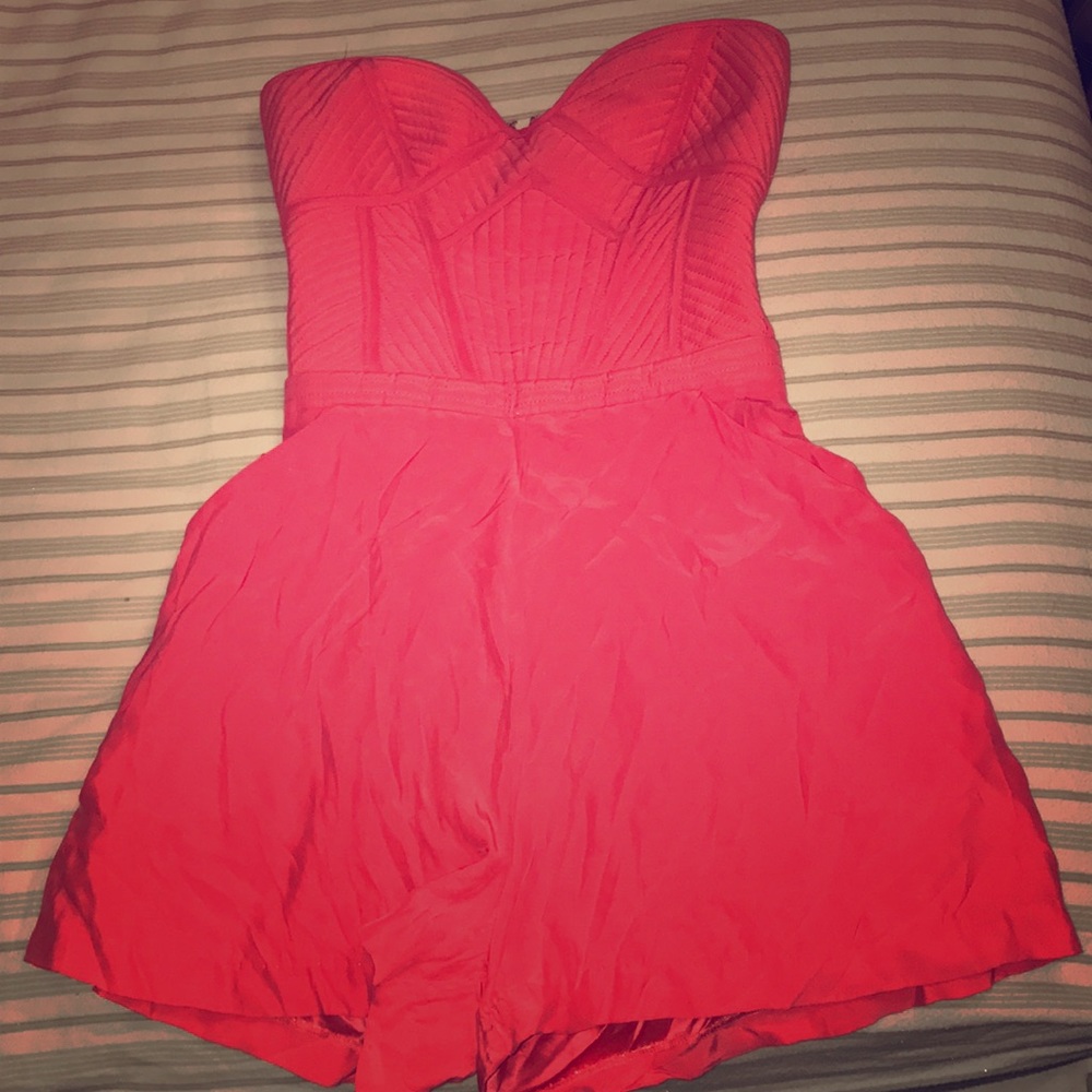 Parker coral strapless romper 🌺